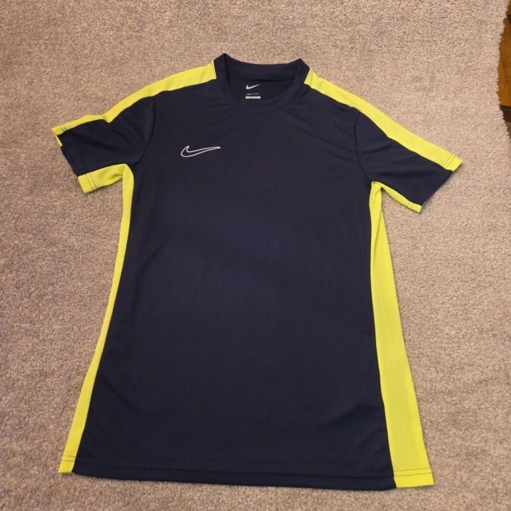 Nike Dri-FIT Top in Dark Blue and Bright Yellow